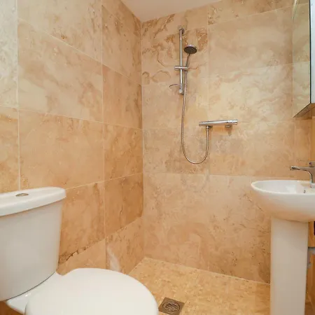 Golden Valley Barn * Bristol