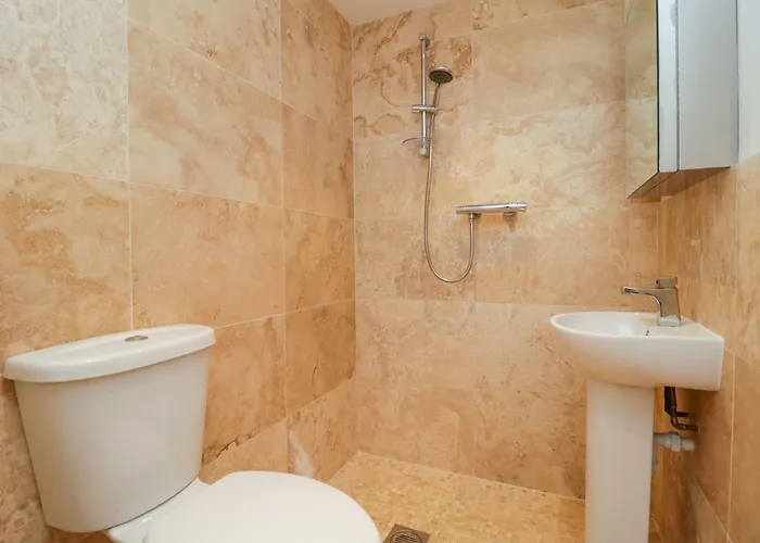 Golden Valley Barn * Bristol